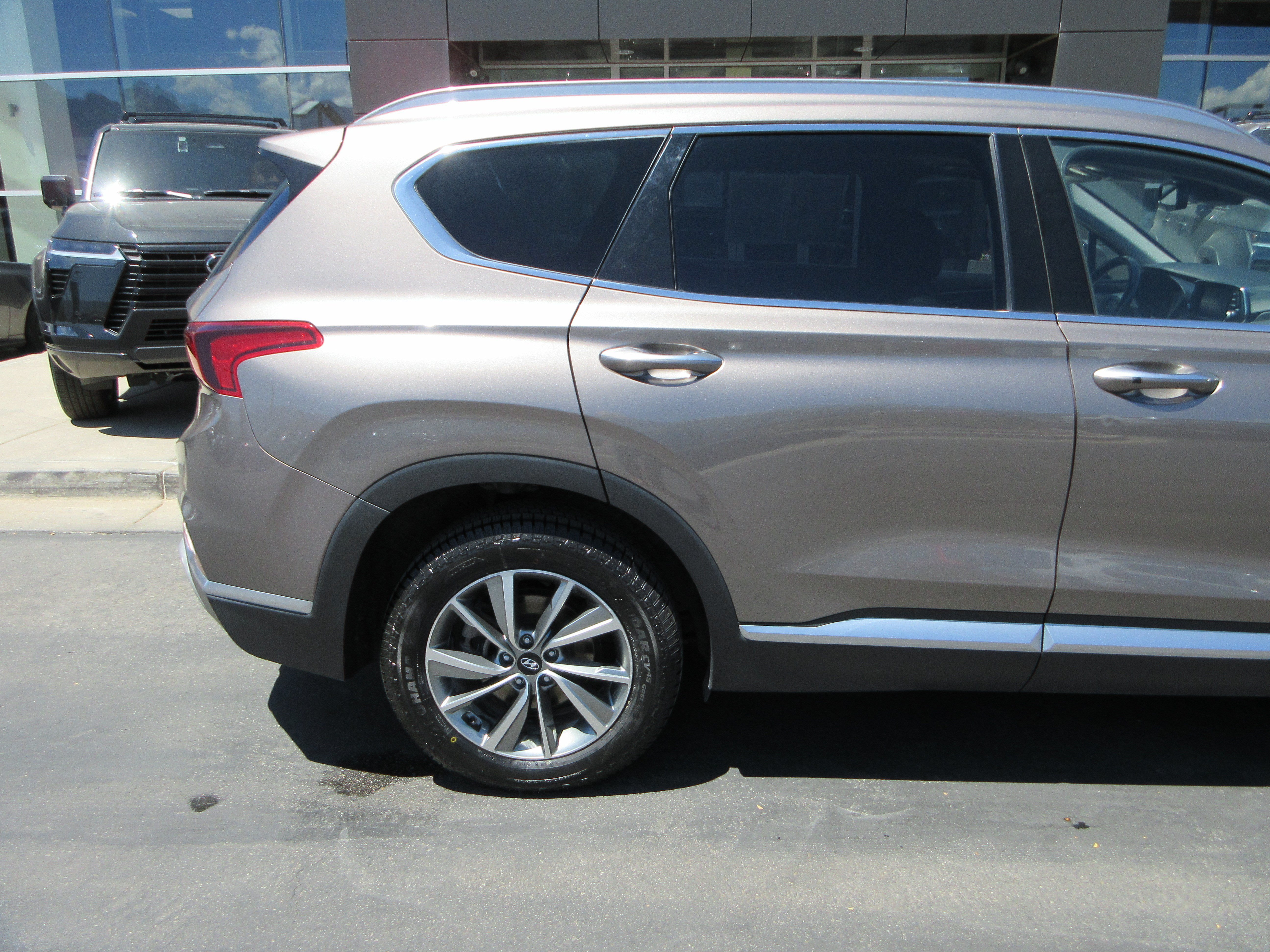 Used 2019 Earthy Bronze Hyundai Limited image 11