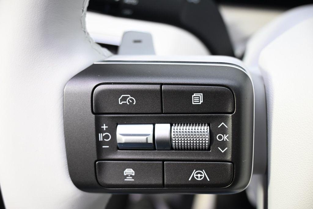 New 2026 Titainium Hyundai SEL AWD image 33