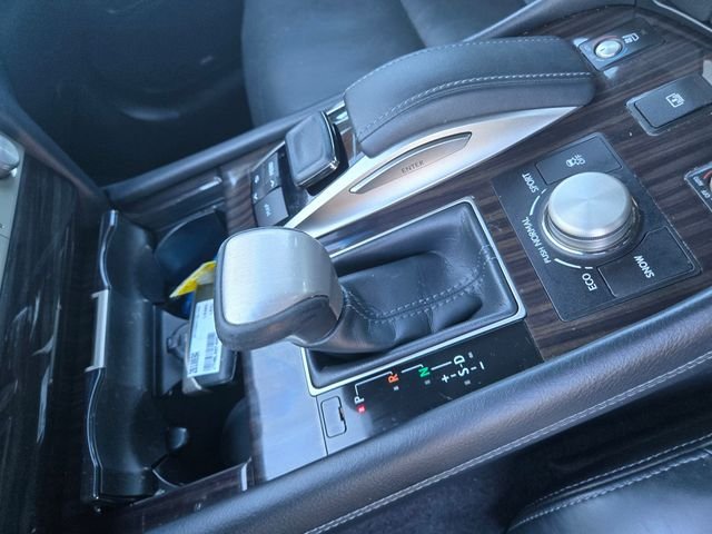 Used 2016 White Lexus 460 image 13
