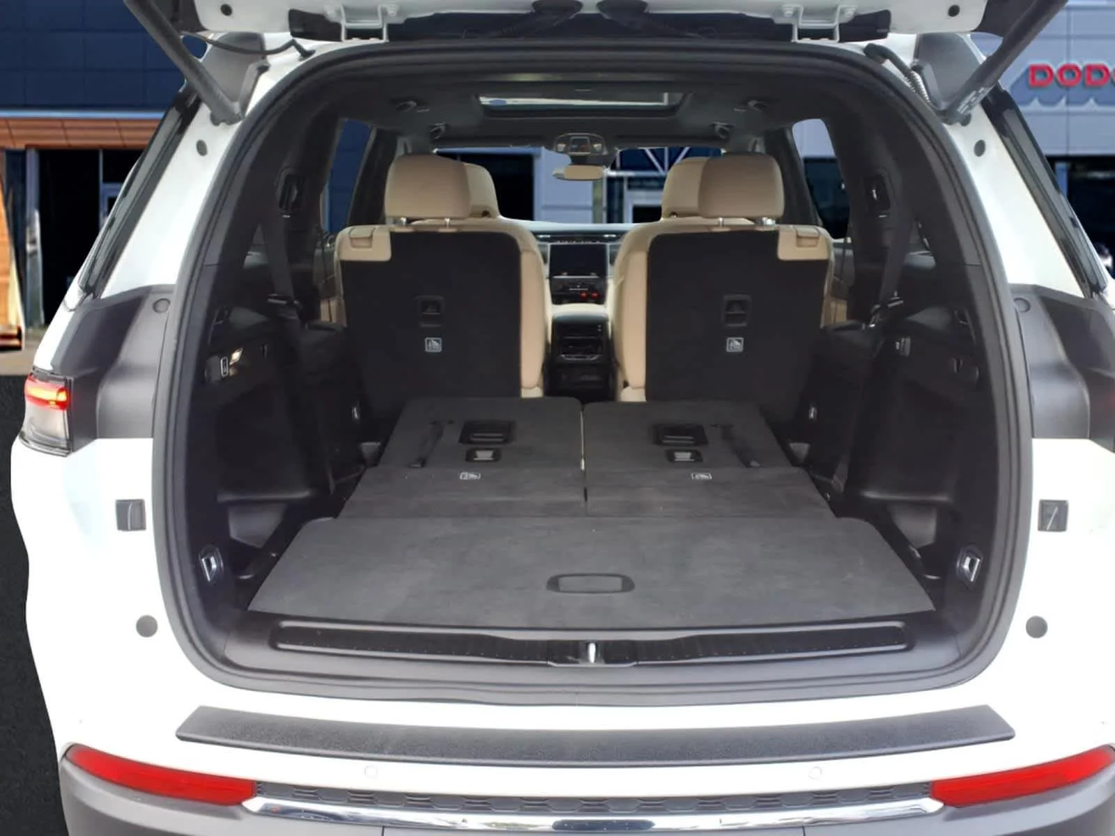 Used 2023 Bright White Clearcoat Jeep Limited image 10