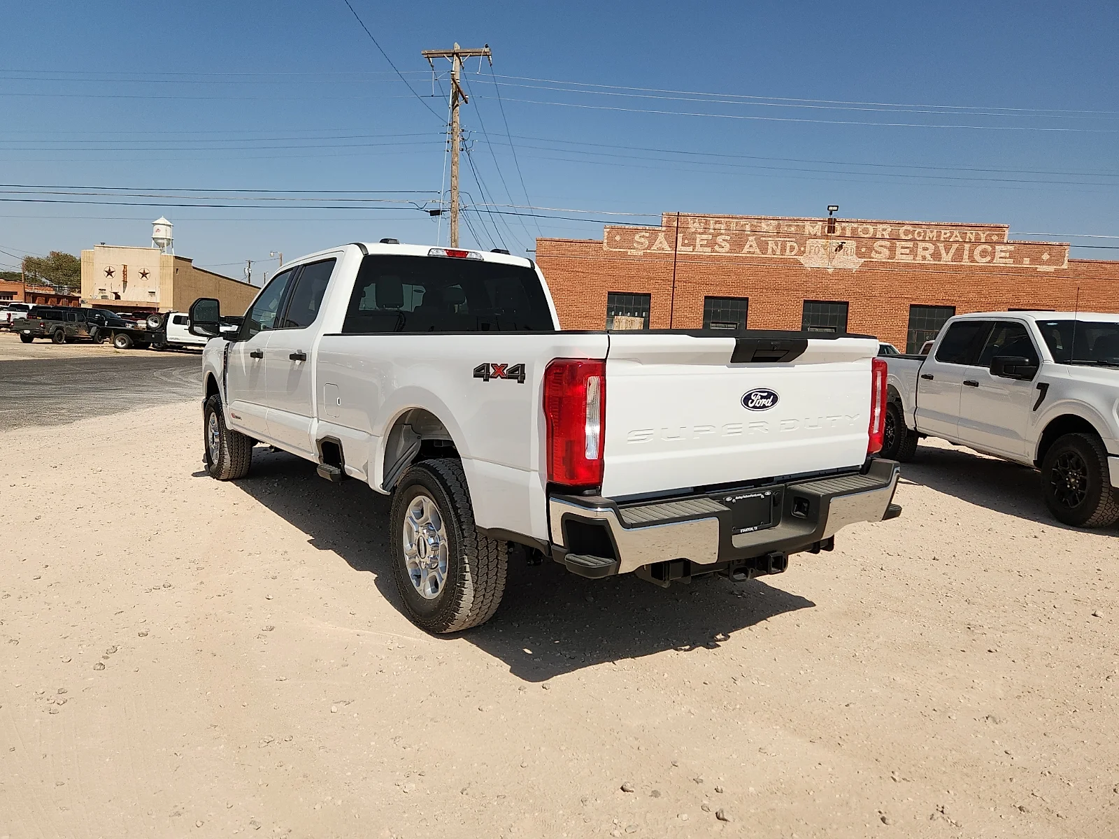 New 2027 Oxford White Ford XLT image 5