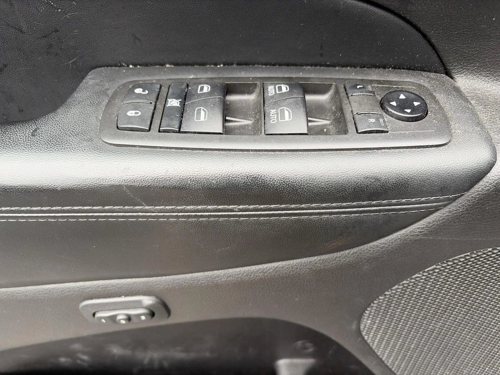 Used 2021 Granite Crystal Metallic Clearcoat Jeep Limited image 15