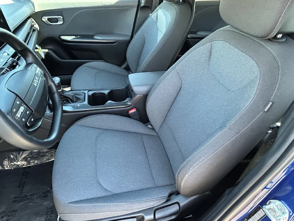 Used 2025 Deep Sea Blue Kia LXS image 18