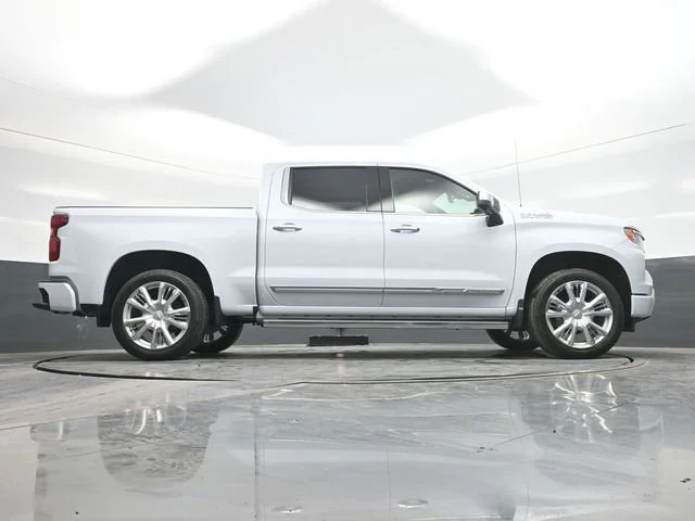 New 2026 Polar White Tricoat Chevrolet High Country image 24
