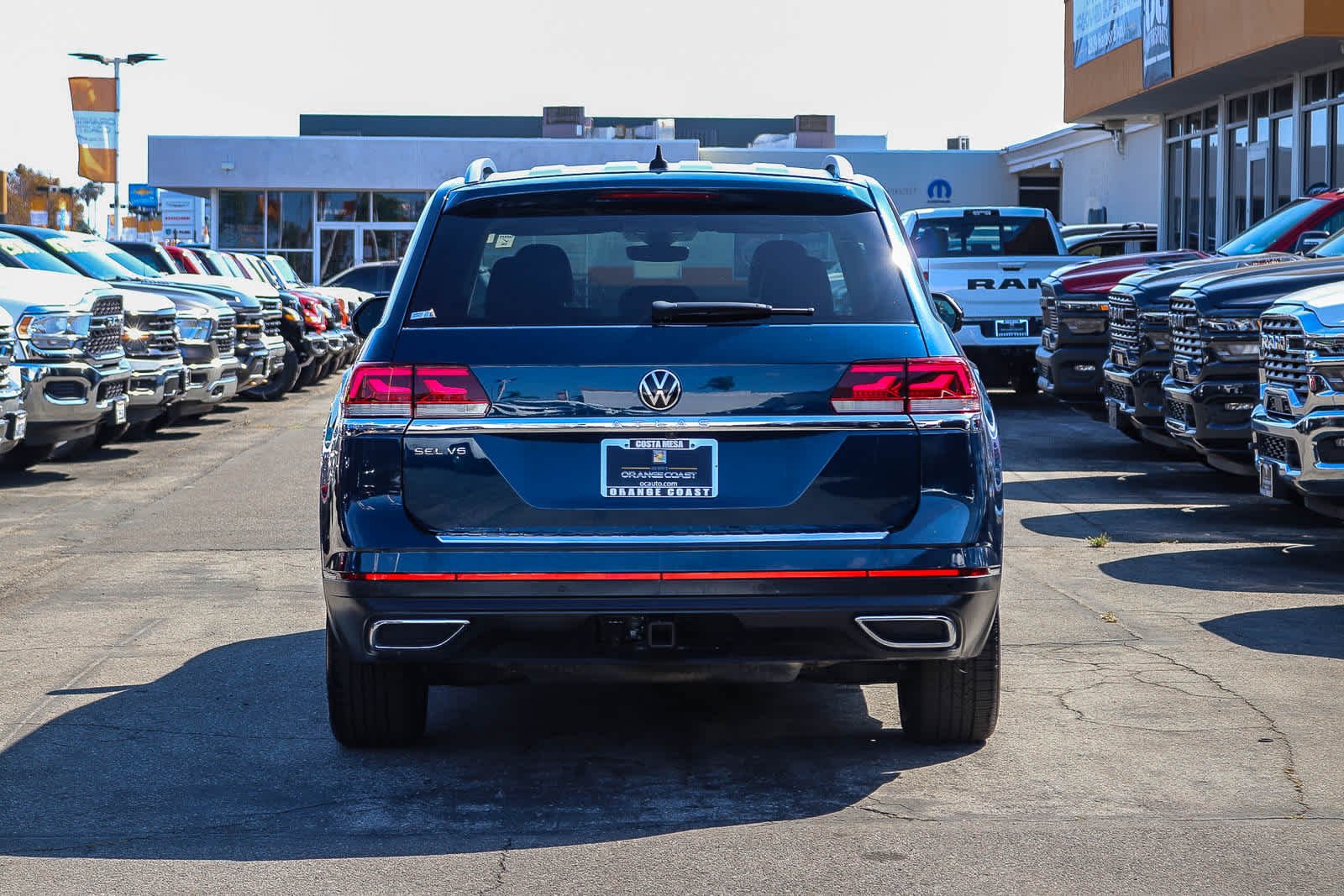 Used 2021 Tourmaline Blue Metallic Volkswagen 3.6L V6 SEL image 5