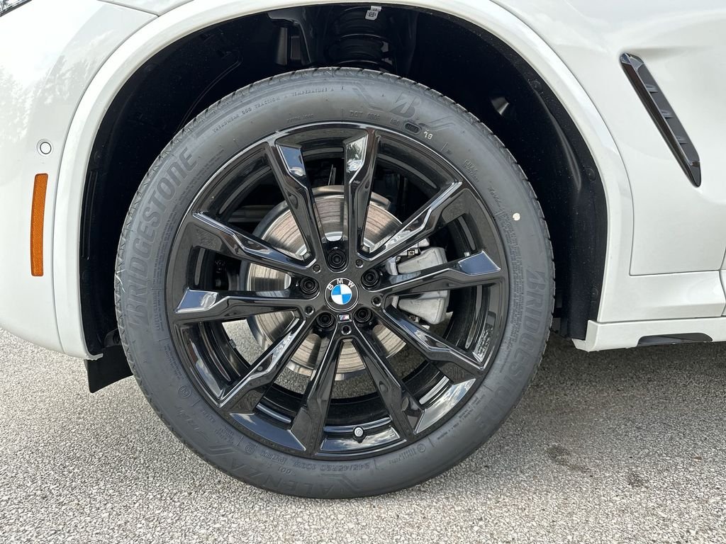 Used 2024 White BMW xDrive30i image 30