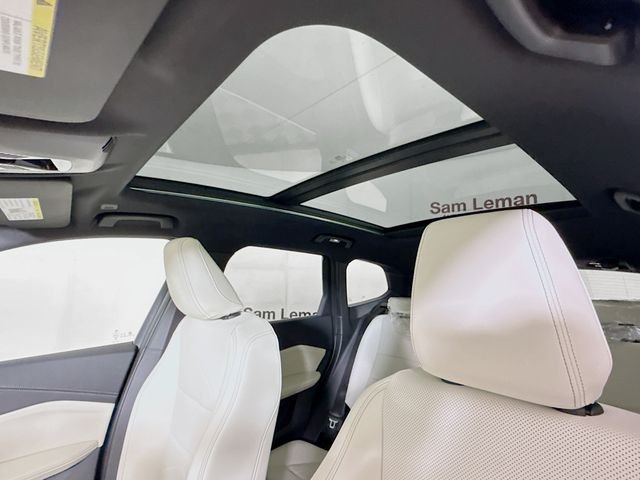 New 2026 Green Metallic BMW xDrive28i image 21