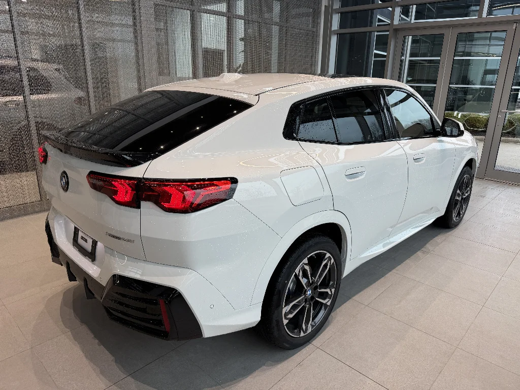 New 2026 Alpine White BMW xDrive28i image 6