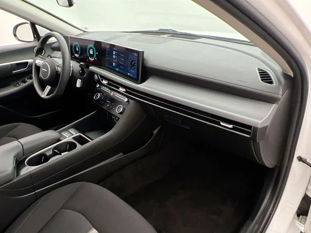 2025 Hyundai Sonata SEL - Photo 13