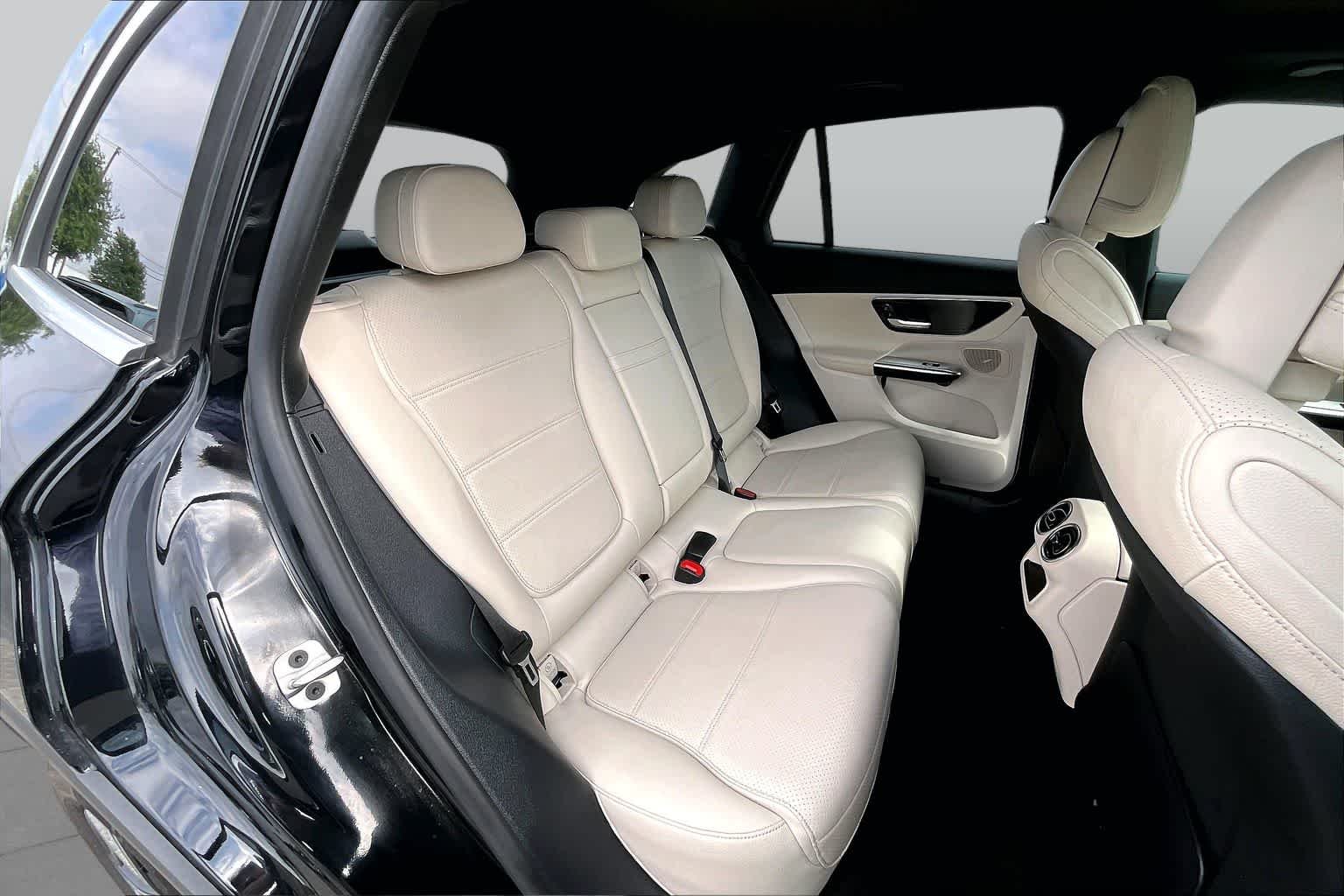 Certified Used 2024 Black Mercedes-Benz GLC 300 image 20