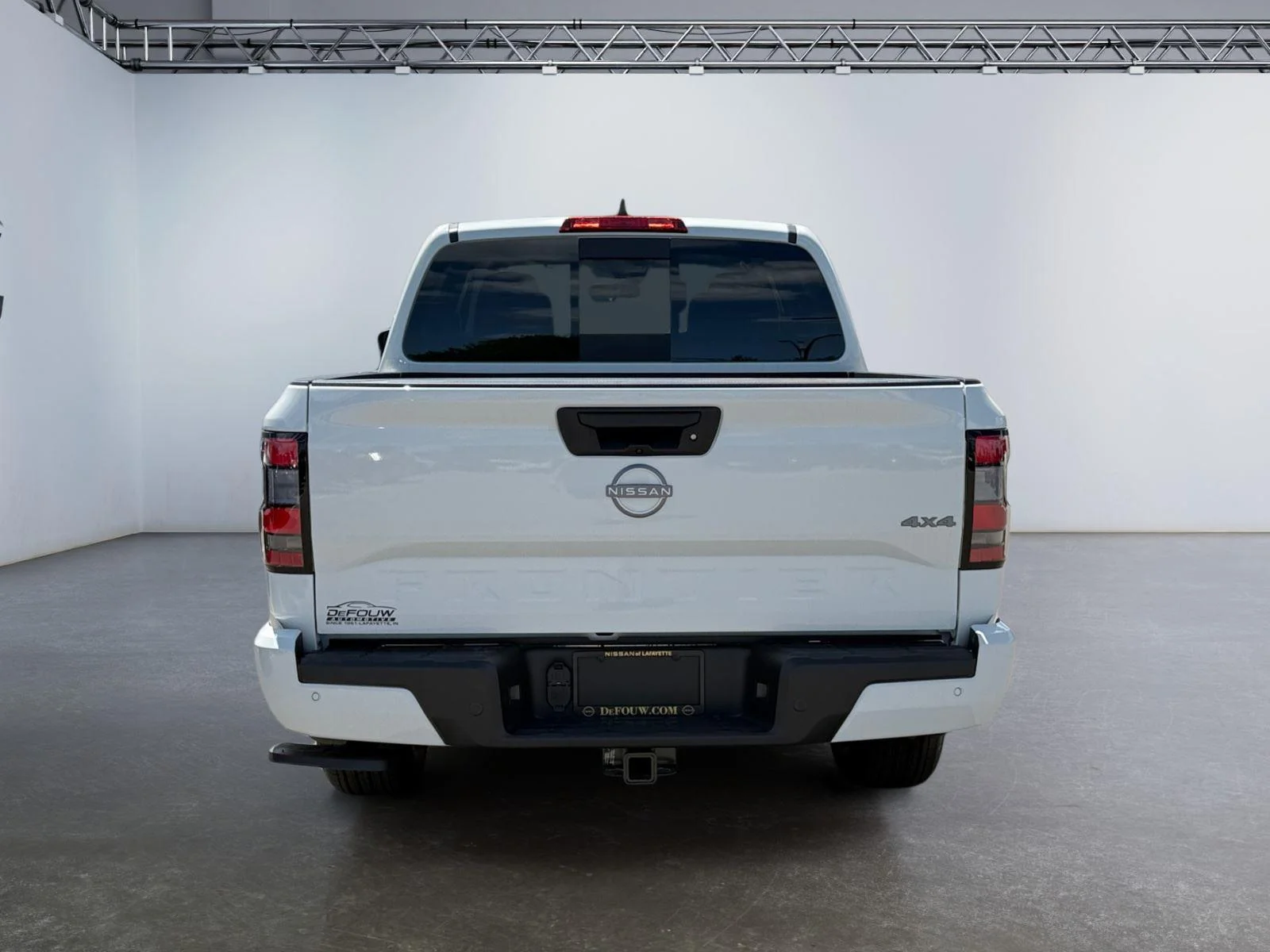New 2026 GLACIER WHITE NISSAN CREW CAB 4X4 SV image 4