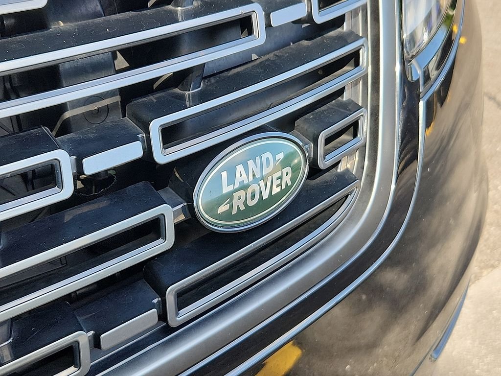 Certified Used 2024 Santorini Black Metallic Land Rover Dynamic SE image 4