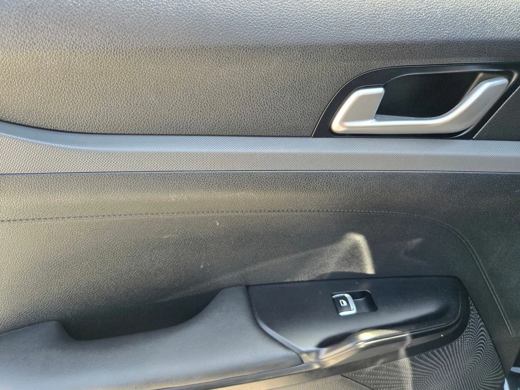 Used 2022 Ebony Black Kia GT-Line image 13