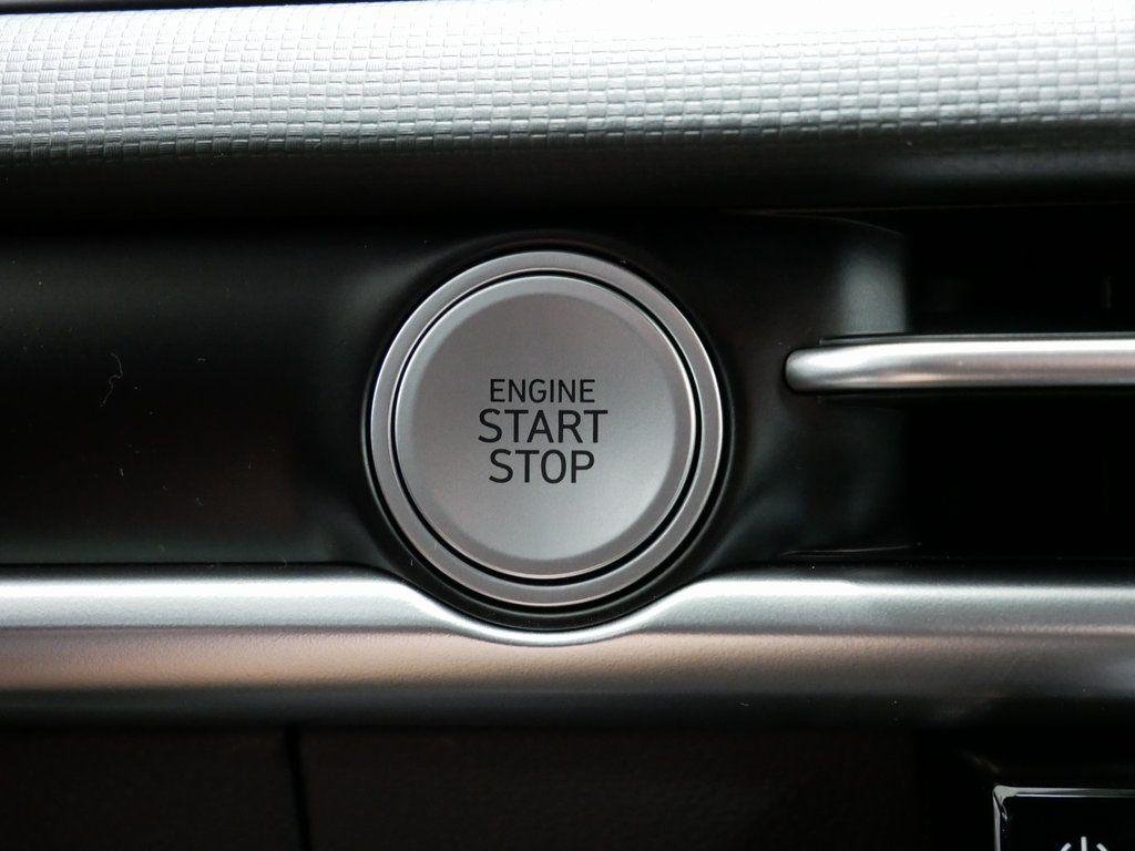 New 2026 White Hyundai SEL AWD image 17