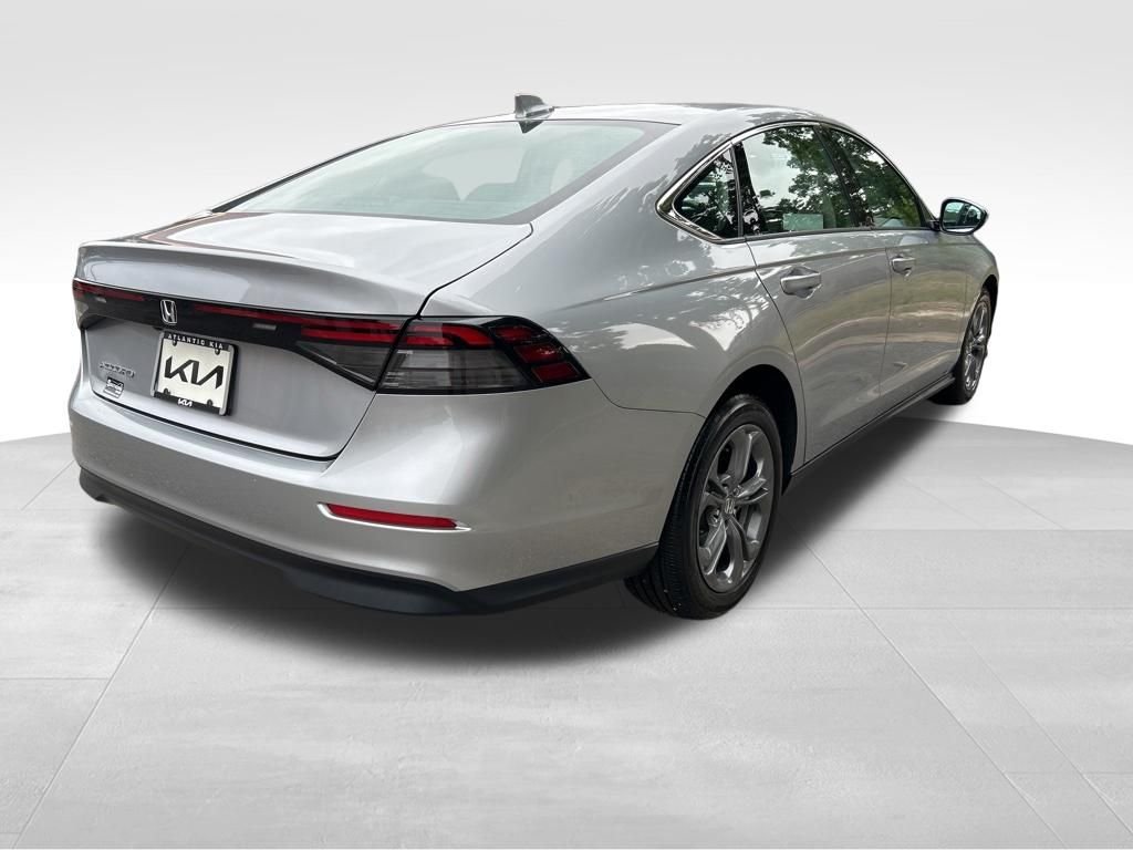 Used 2023 Gray Honda EX image 5