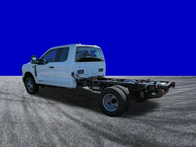 2026 Ford F-350 Super Duty Chassis Cab XL - Photo 6