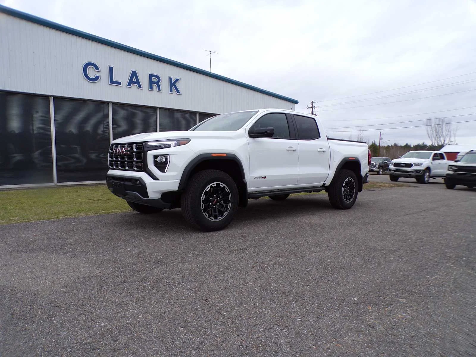 2026 GMC Canyon 4WD AT4 Crew Cab Short Box's photo