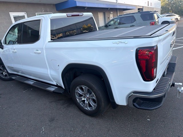 Used 2024 White GMC SLE image 2