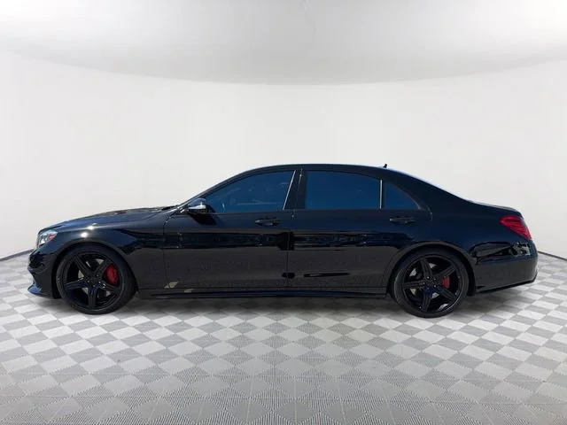 Used 2017 Black Mercedes-Benz 4MATIC® image 8