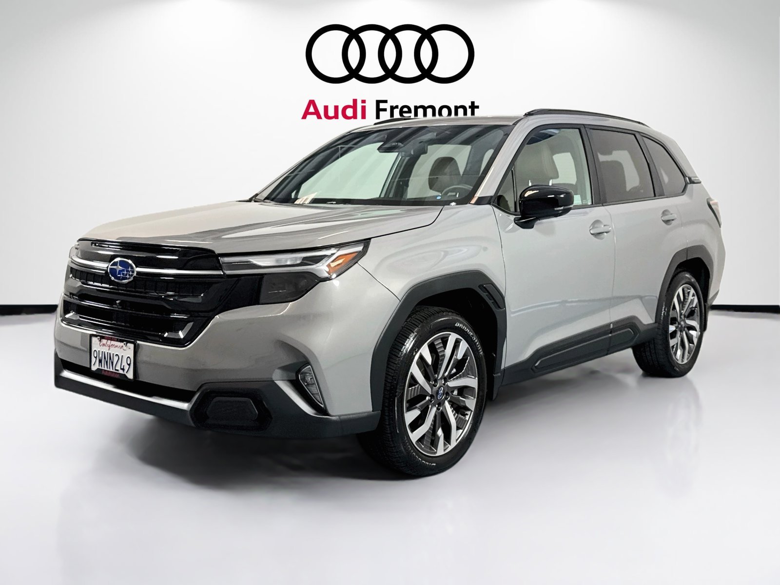 Used 2026 River Rock Pearl Subaru Touring image 1
