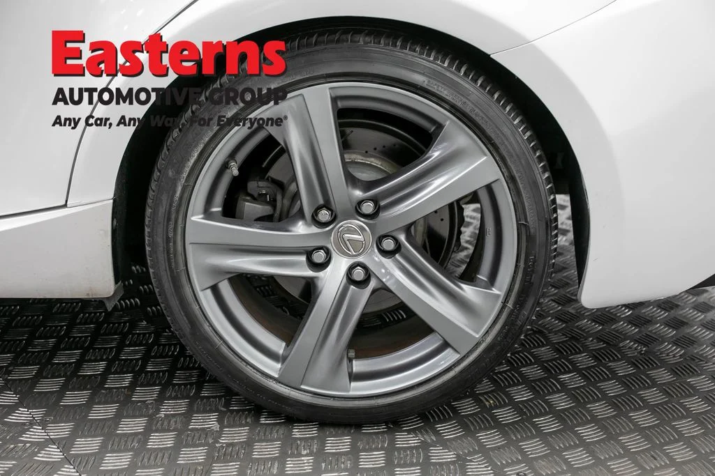 Used 2018 White Lexus 300 image 33