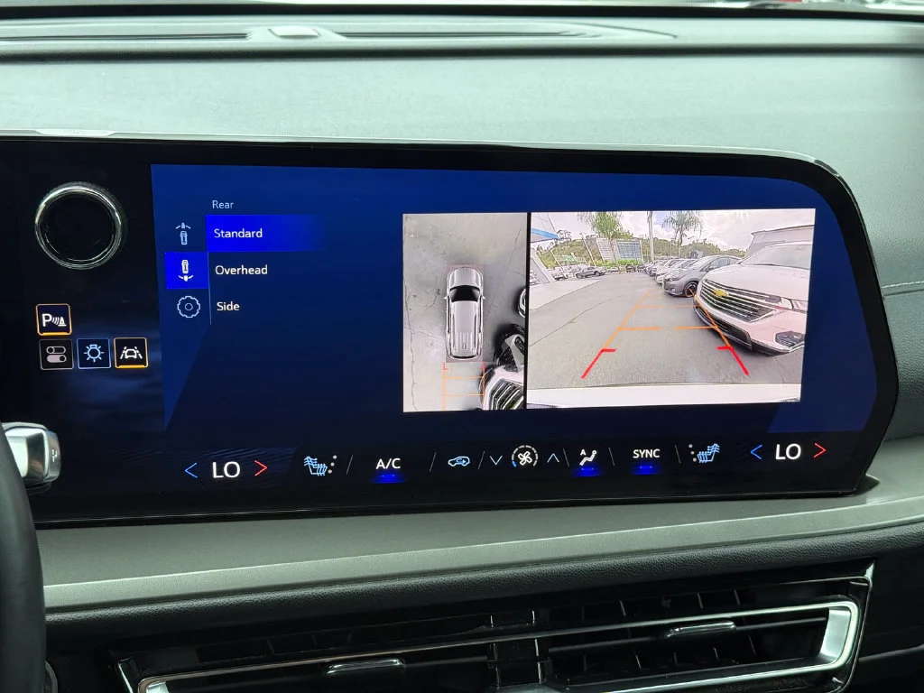Used 2024 Summit White Chevrolet LT image 30