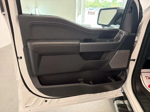 New 2026 Oxford White Ford Lariat® image 30