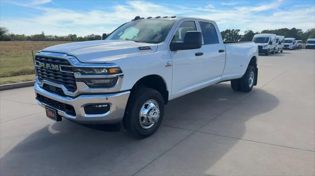 New 2026 Bright White Clear-Coat Exterior Paint RAM Tradesman image 4