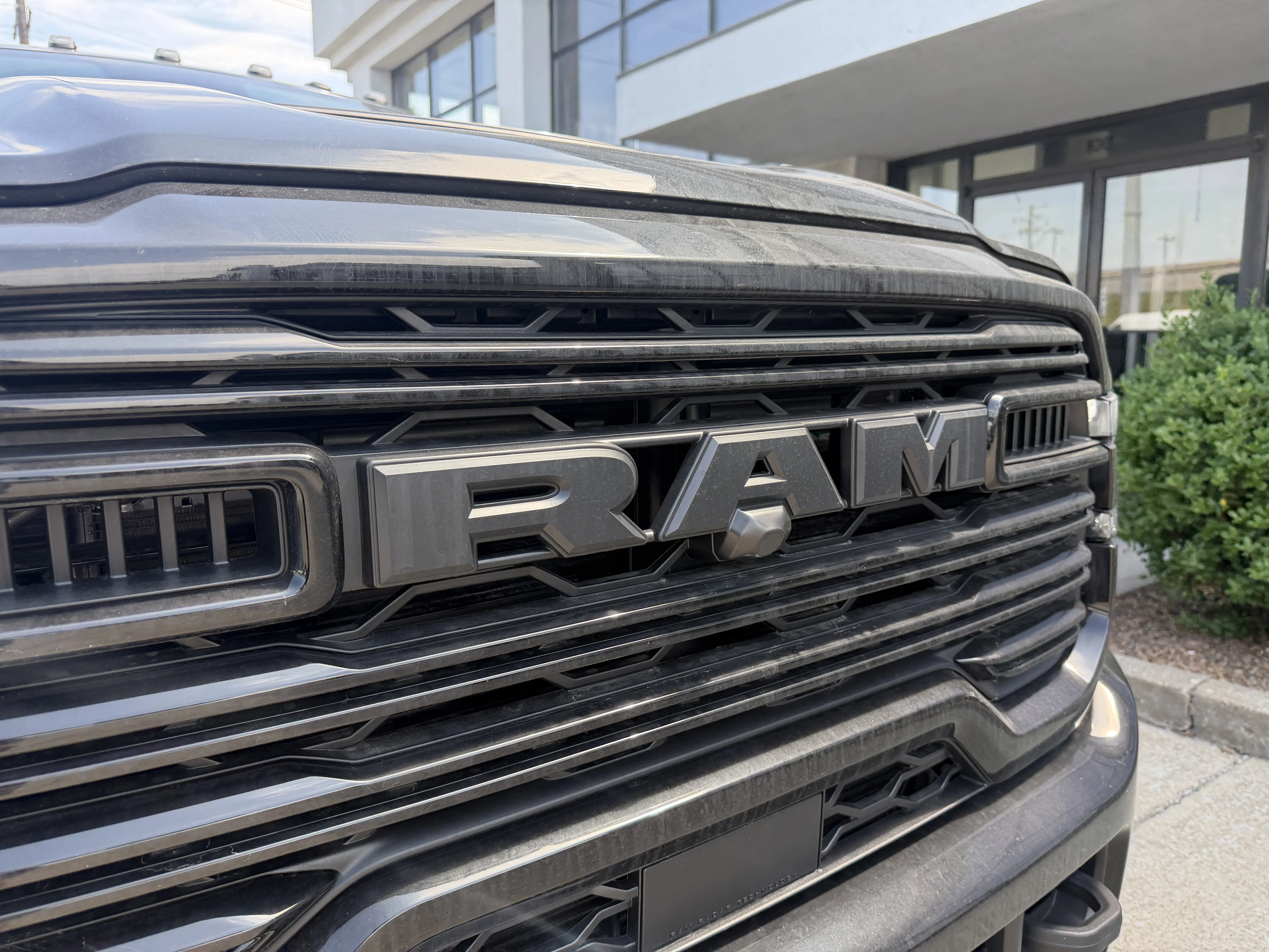 New 2026 Diamond Black Crystal Pearl-Coat Exterior Paint RAM Laramie image 19
