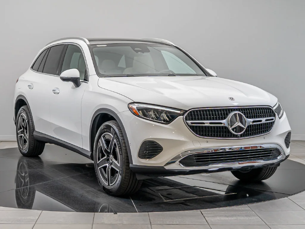 Certified Used 2026 Polar White Mercedes-Benz GLC 300 image 12