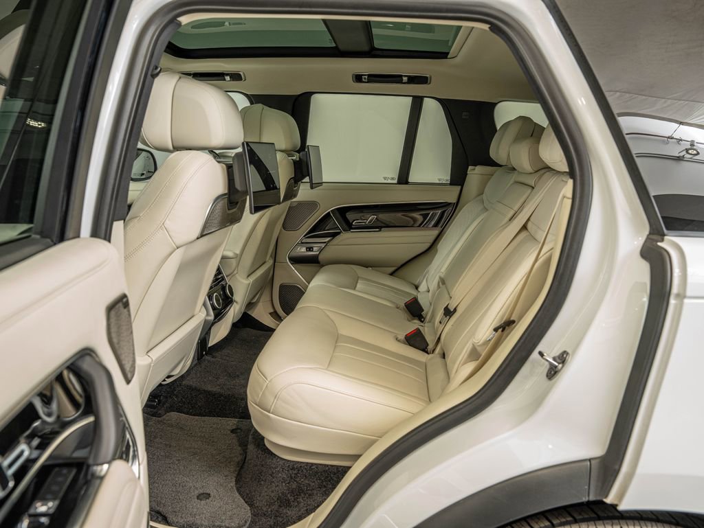Used 2025 Fuji White Land Rover Autobiography image 33