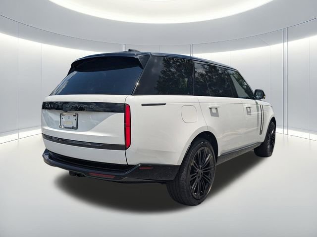 New 2026 Fuji White Land Rover SE image 3