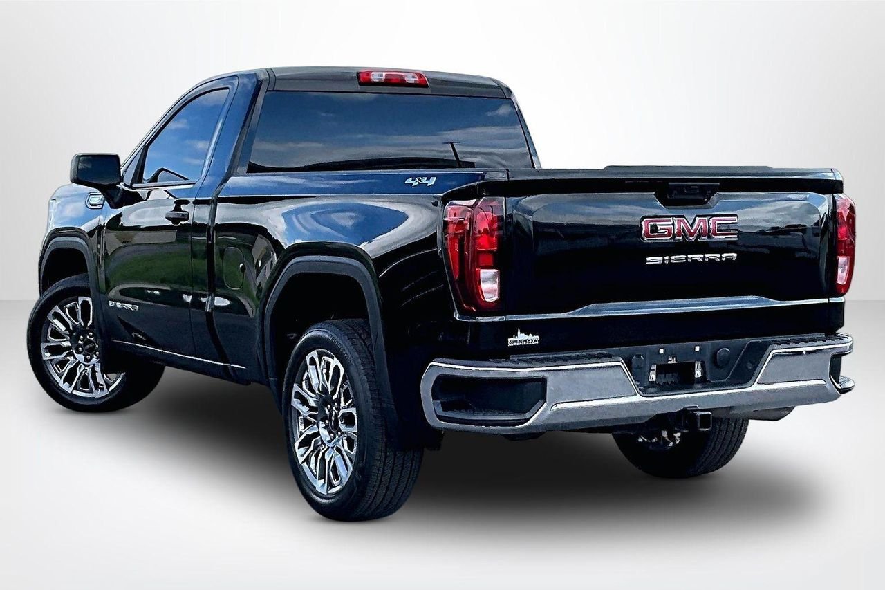 Used 2025 Onyx Black GMC 4WD Regular Cab Standard Box Pro image 5