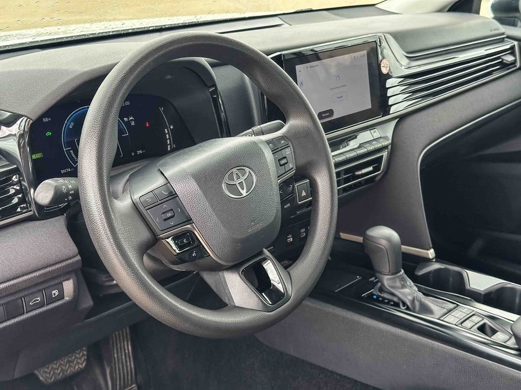Used 2025 White Toyota LE image 12