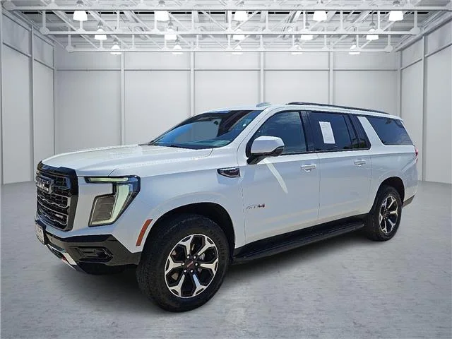 Used 2025 Summit White GMC AT4 4x4 image 1