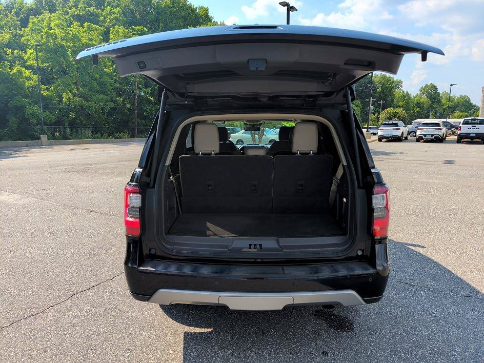 Used 2019 Black Metallic Ford Limited image 15