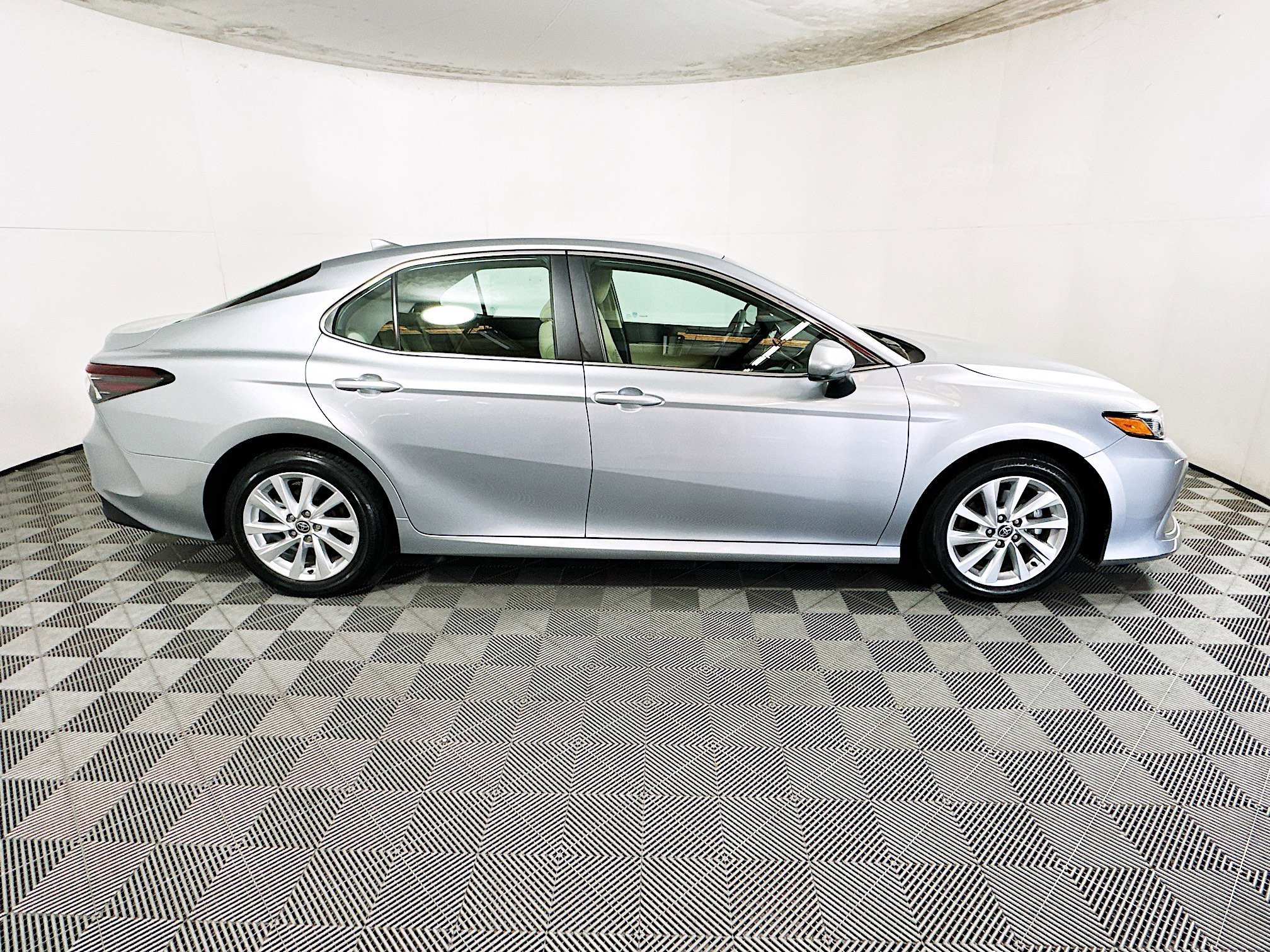 2023 Toyota Camry thumbnail 4