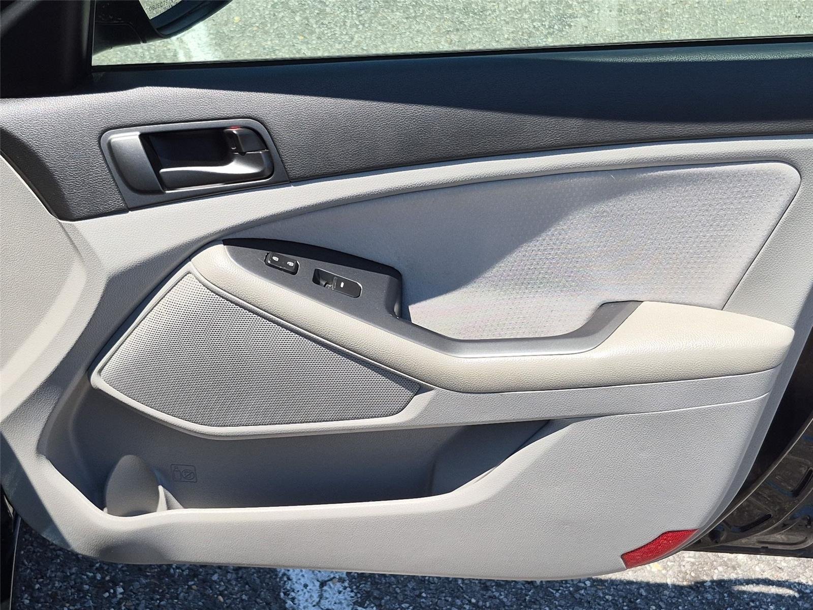 Used 2015 Ebony Black Kia LX image 34