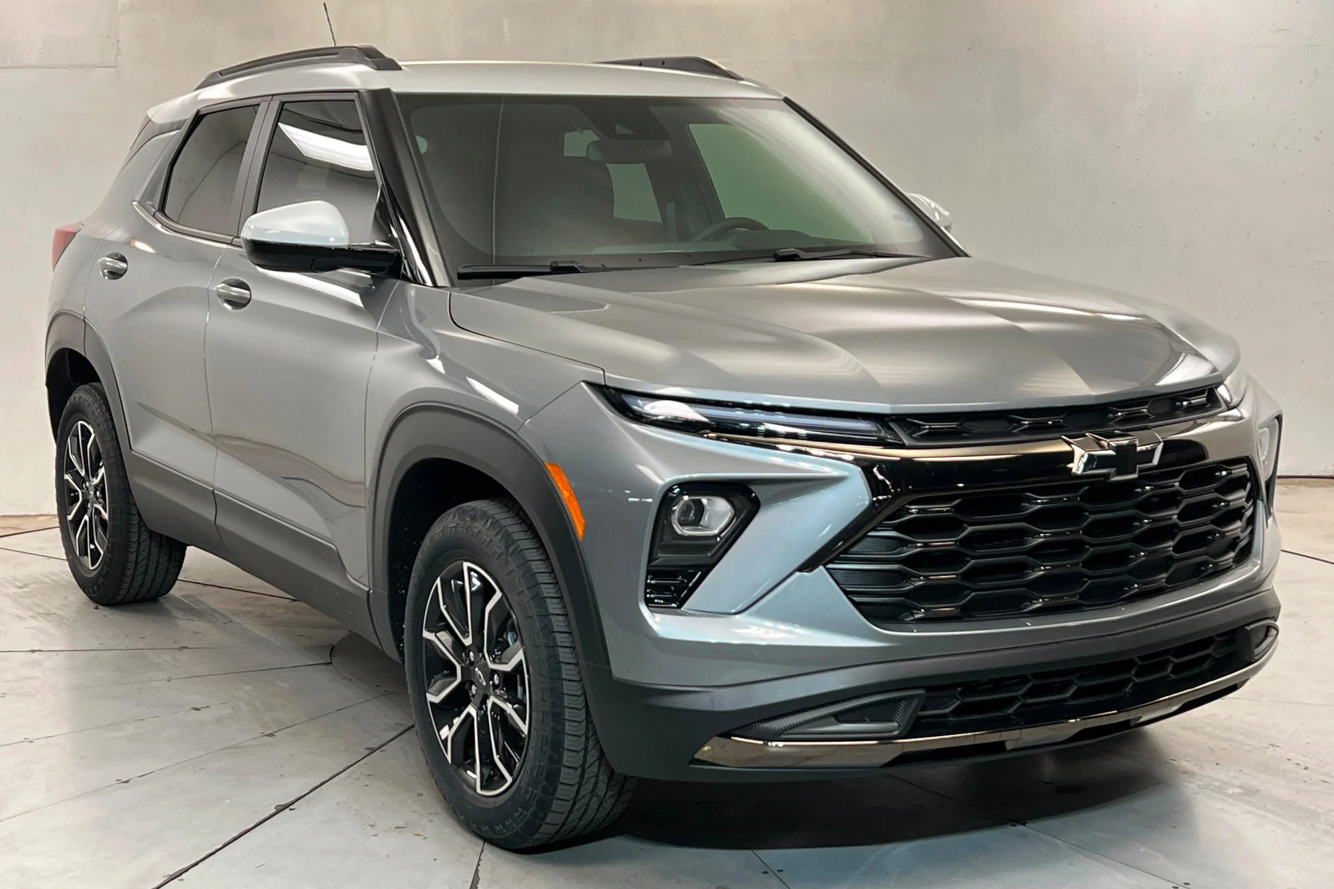 New 2026 Sterling Gray Metallic Chevrolet ACTIV image 7