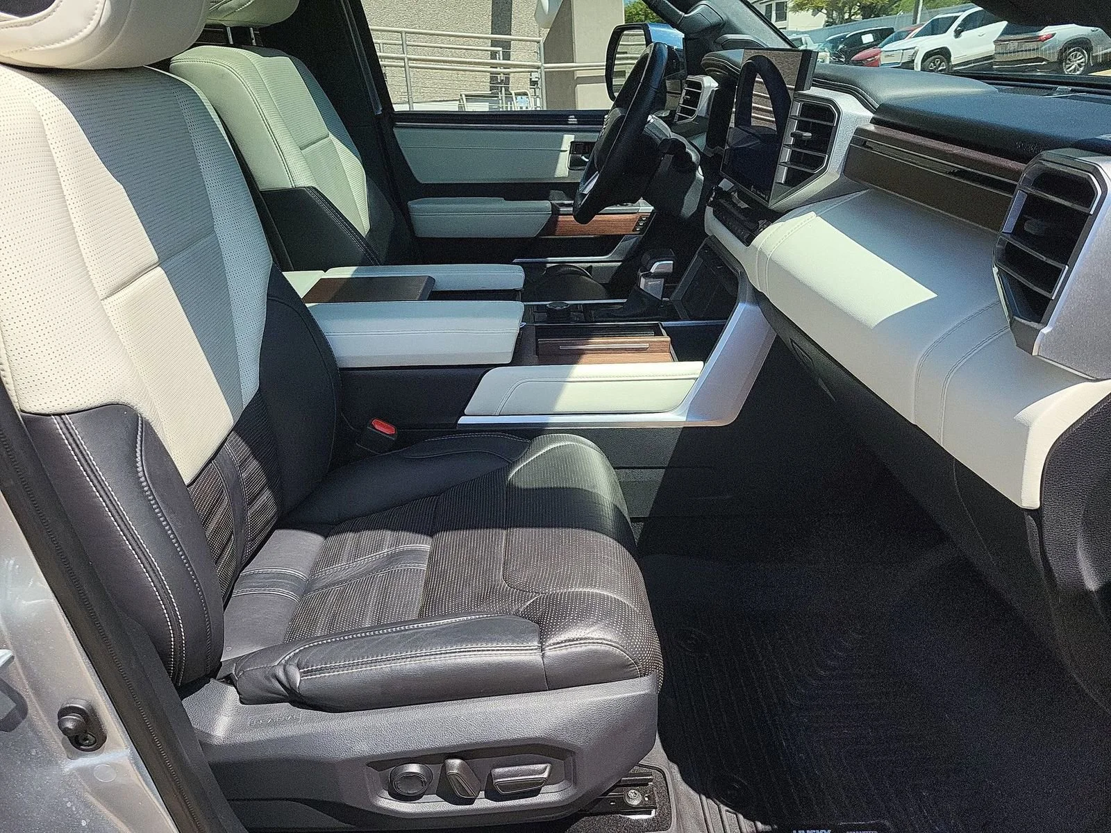 2023 Toyota Tundra Capstone - Photo 28