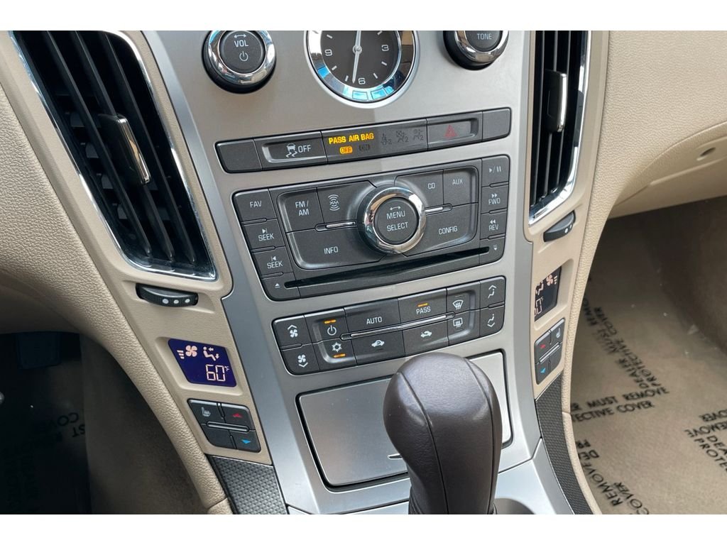 Used 2013 White Diamond Tricoat Cadillac Luxury image 26