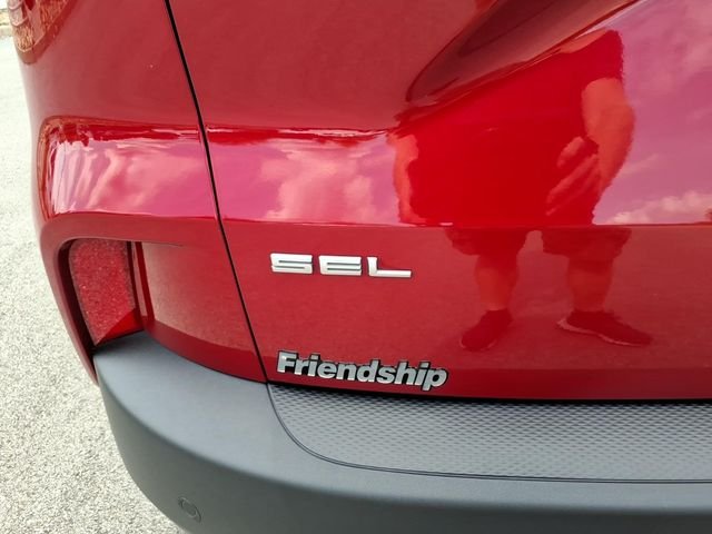 Used 2020 Red Ford SEL image 8