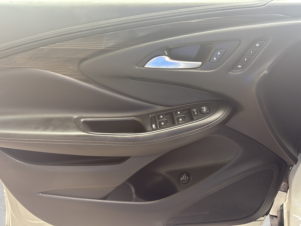 Used 2020 White Buick Essence image 34
