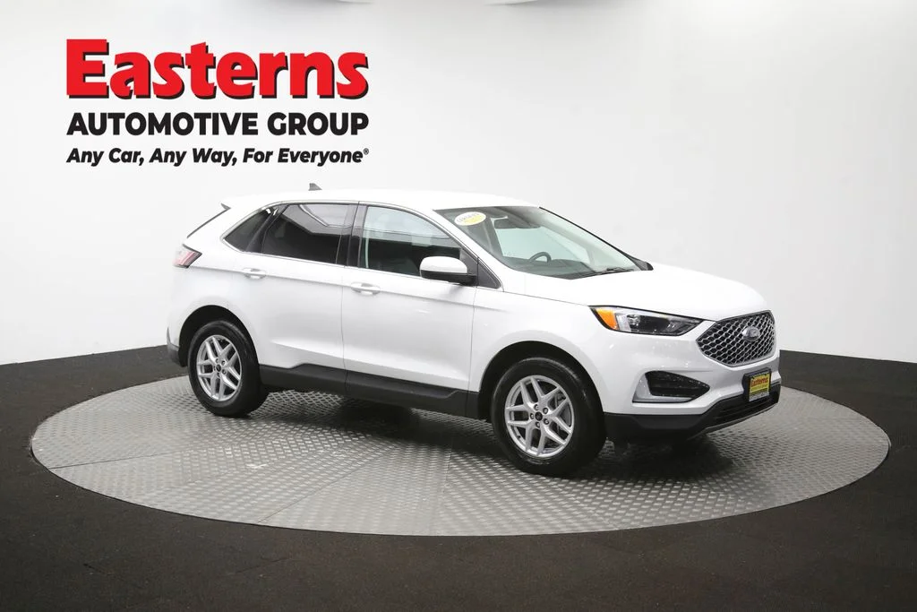 Used 2023 White Ford SEL image 48