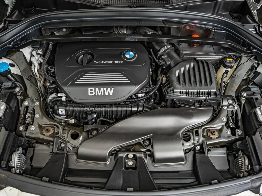 Used 2017 Alpine White BMW xDrive28i image 40