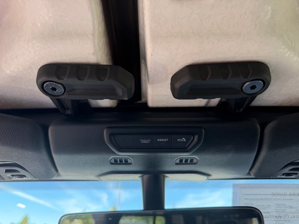Used 2022 Sting-Gray Clearcoat Jeep Rubicon image 28