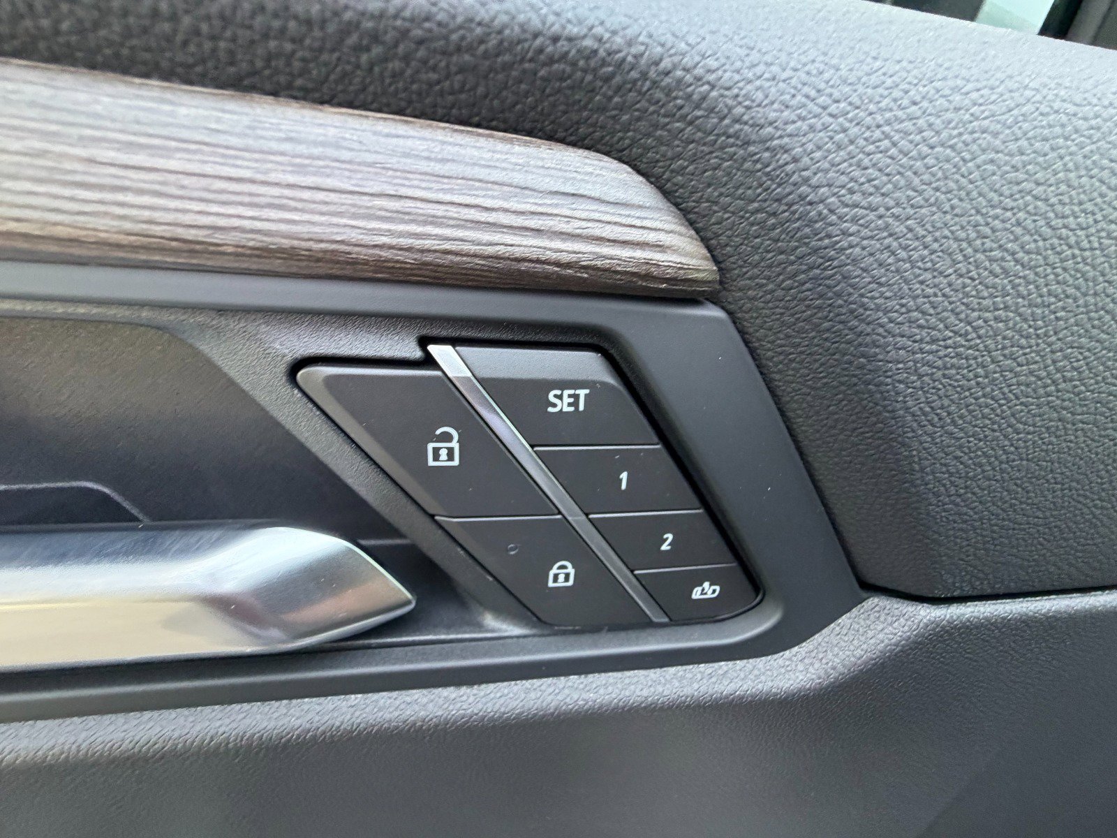 2026 GMC Acadia Denali - Photo 7