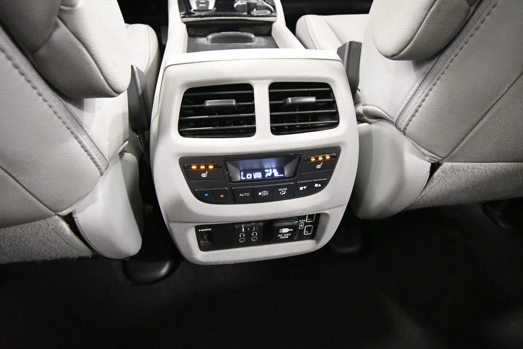 Used 2020  Honda Elite image 16