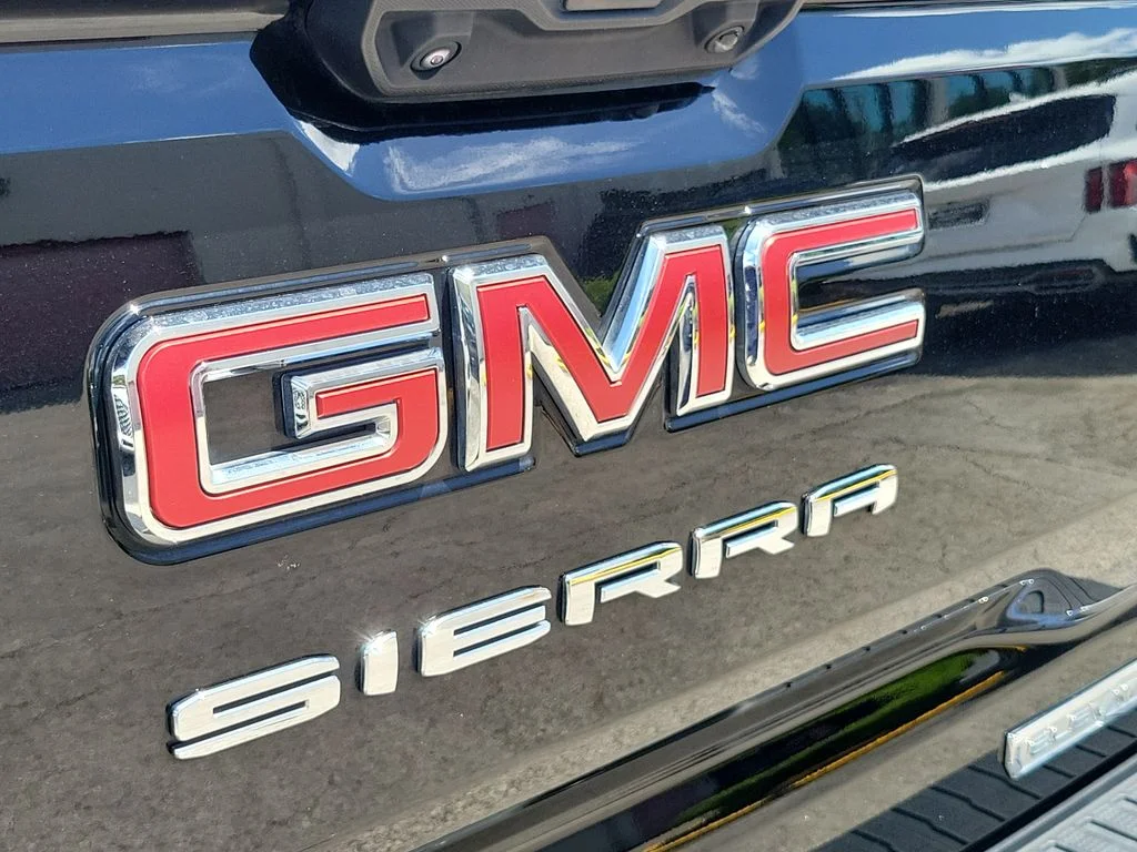 Used 2023 Black GMC Elevation image 13