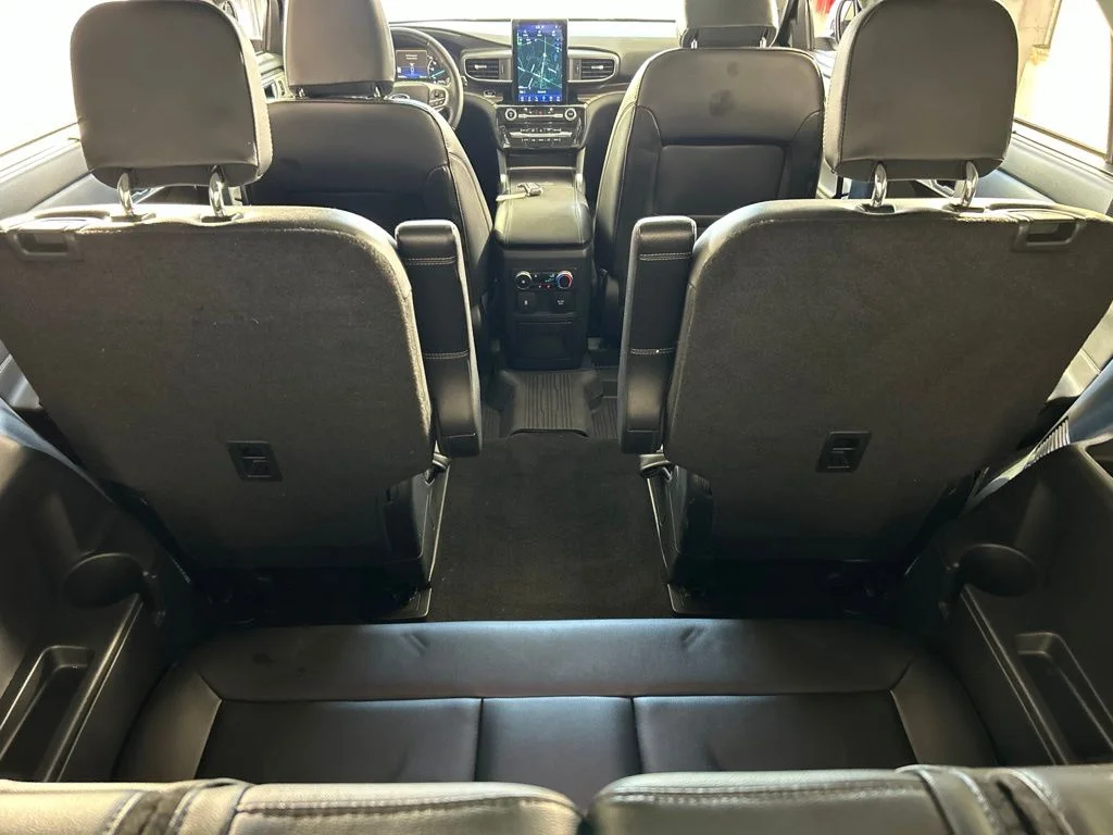 Used 2023 Silver Ford Limited image 32